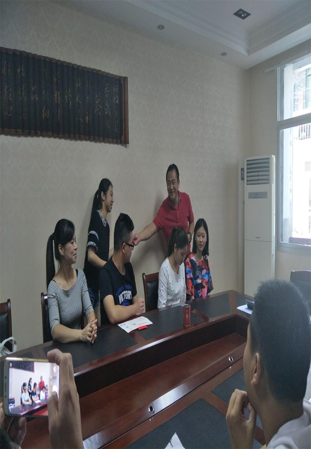 福建易順建筑工程有限公司2017年第一屆：“金秋助學(xué)，學(xué)子圓夢(mèng)，誠(chéng)信你我，感恩社會(huì)”