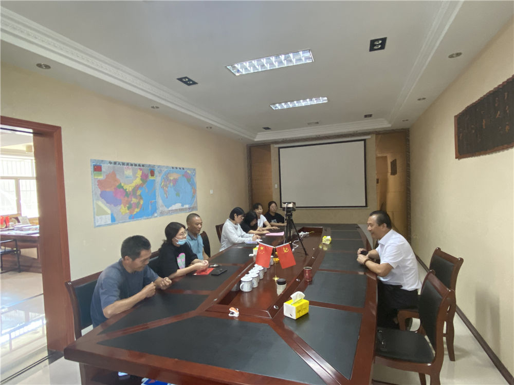 “關(guān)愛員工，情系學(xué)子”易順公司董事長為員工子女發(fā)放助學(xué)金