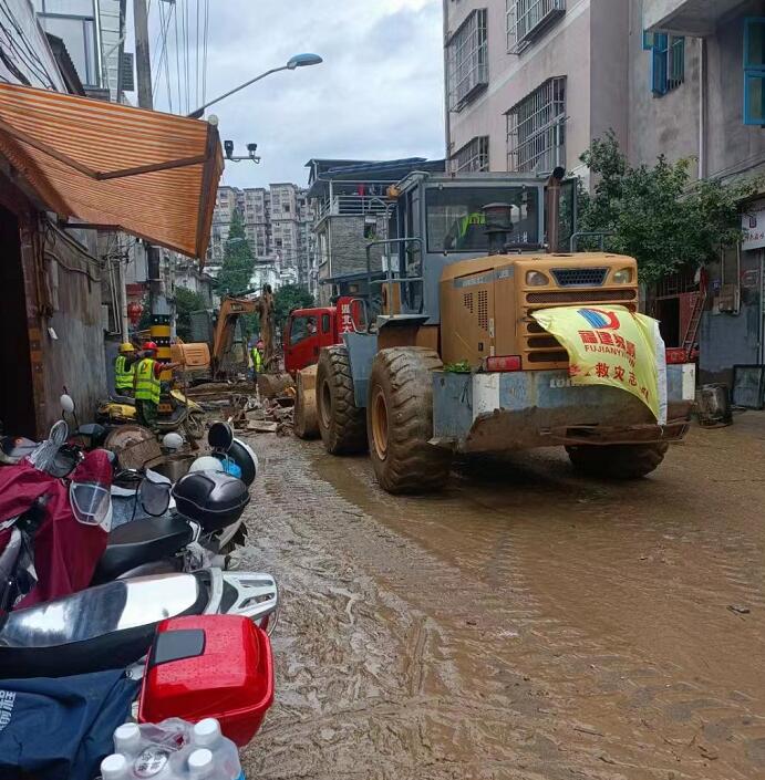 洪災過后，加緊清淤