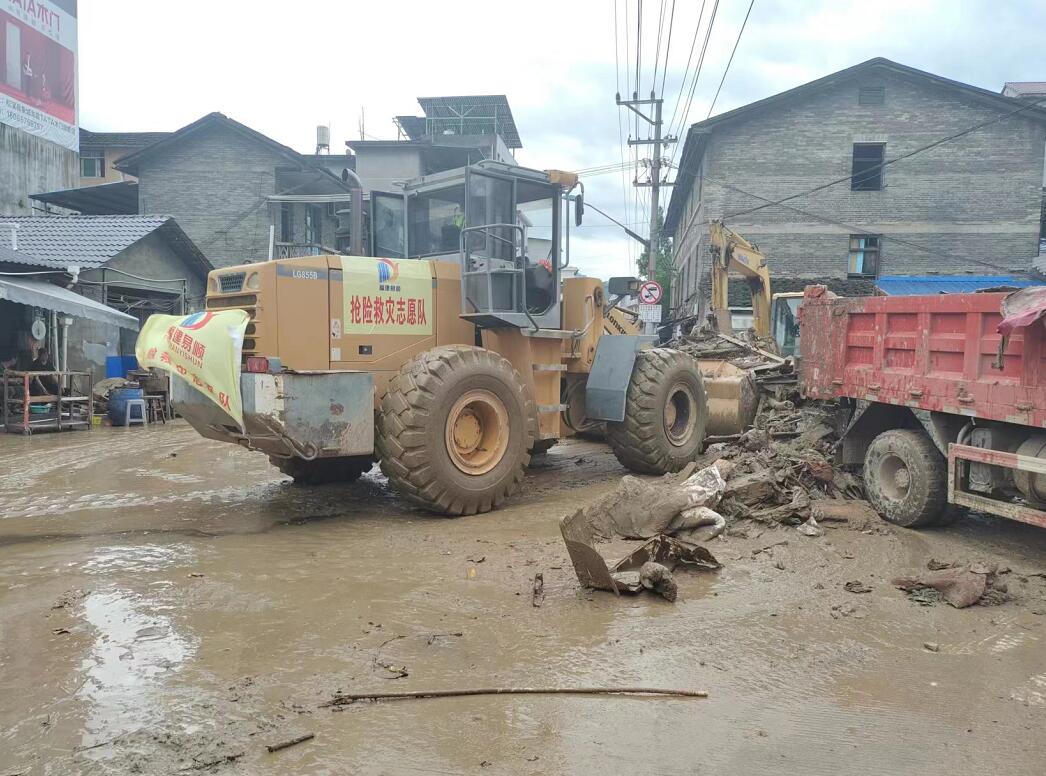 洪災過后，加緊清淤