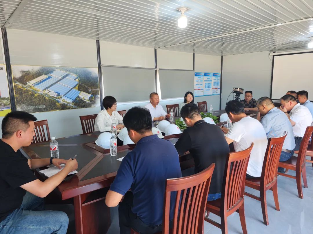 【爭優(yōu) 爭先 爭效】縣委書記張行書親臨指導,助力三和循環(huán)經(jīng)濟產(chǎn)業(yè)園標準化廠房建設(shè)項目提速