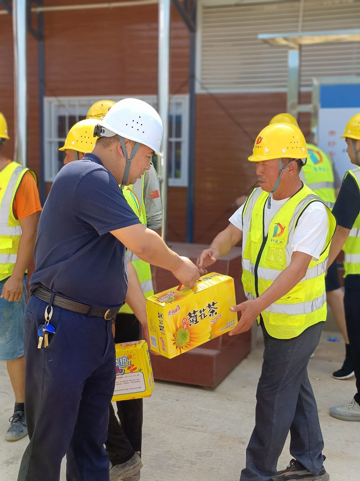 南平市住建局夏日送溫情，縷縷清涼潤心田