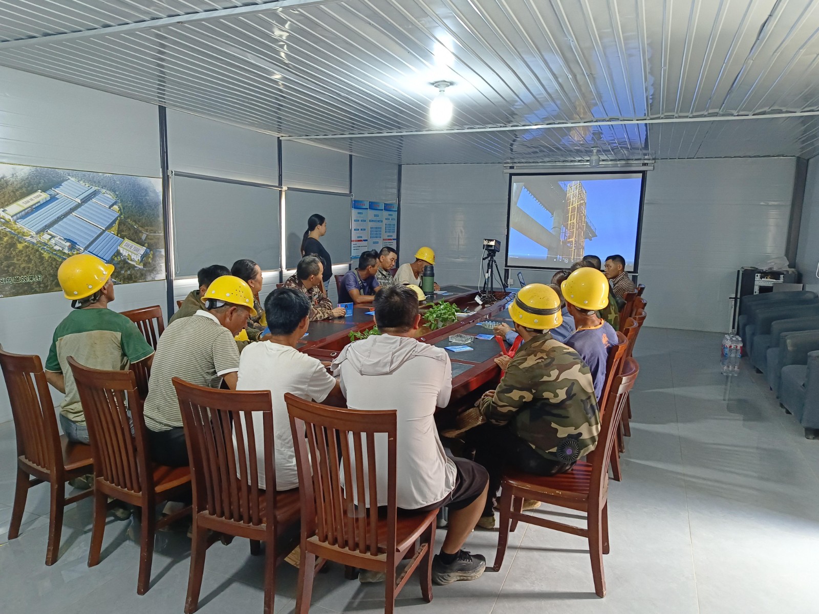 南平市建筑業(yè)協(xié)會助力易順建工:強(qiáng)化工傷預(yù)防培訓(xùn),共筑安全生產(chǎn)防線