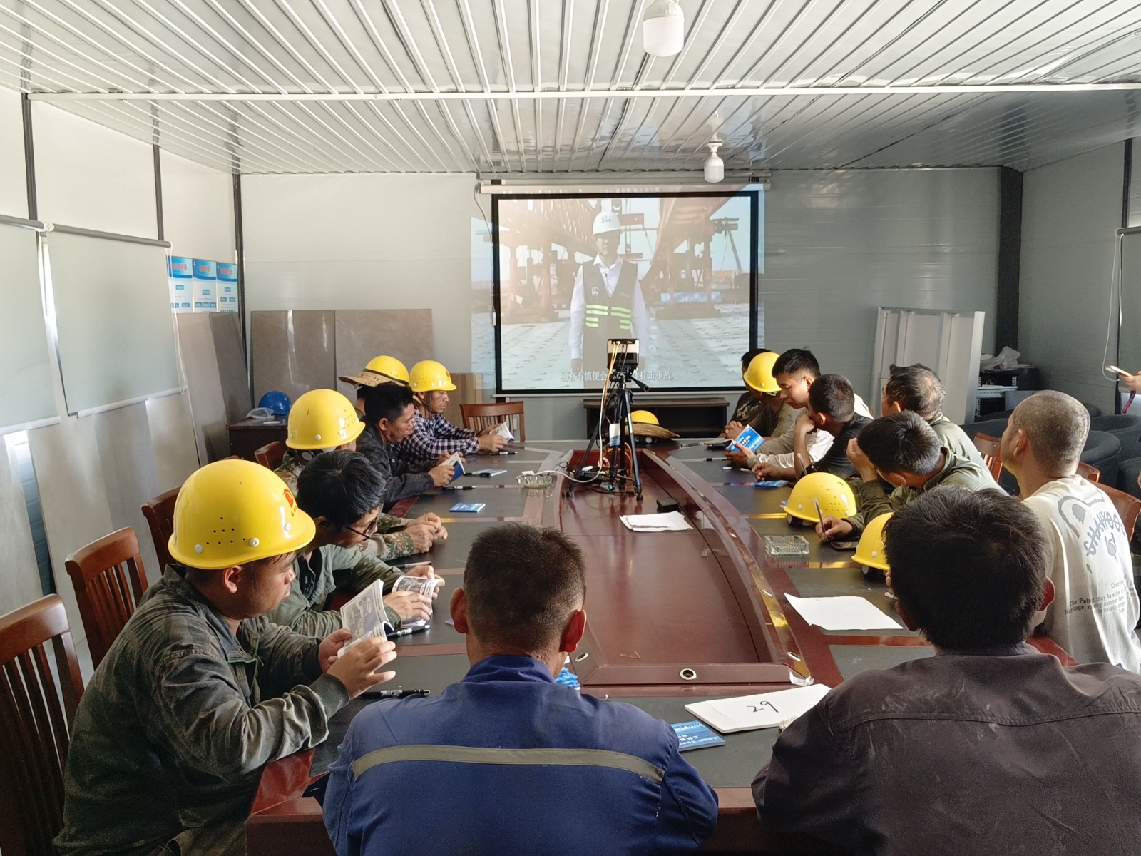 南平市質(zhì)量安全協(xié)會開展工傷預防系列宣傳活動,為安全生產(chǎn)保駕護航