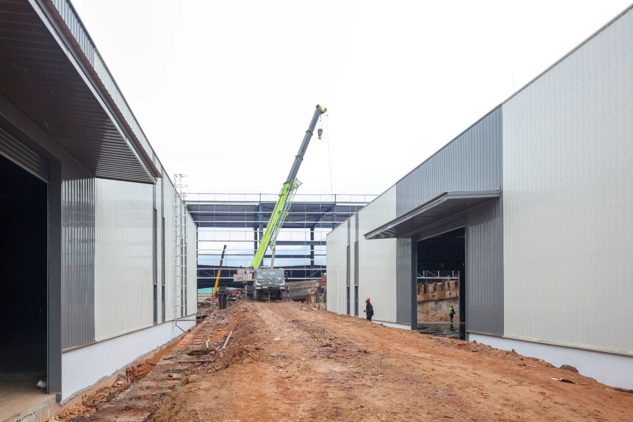 松溪縣三和循環(huán)經(jīng)濟(jì)產(chǎn)業(yè)園標(biāo)準(zhǔn)化廠房和基礎(chǔ)設(shè)施提升項(xiàng)目建設(shè)“分秒必爭”